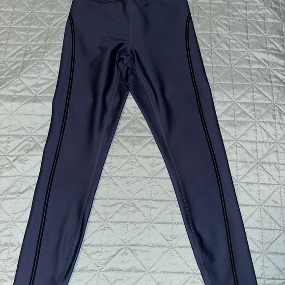 Navy Alo Yoga Set - Picture 2 of 3